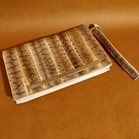 lys slangeskinds clutch med håndledsrem, vintage håndtaske  genbrug brugt